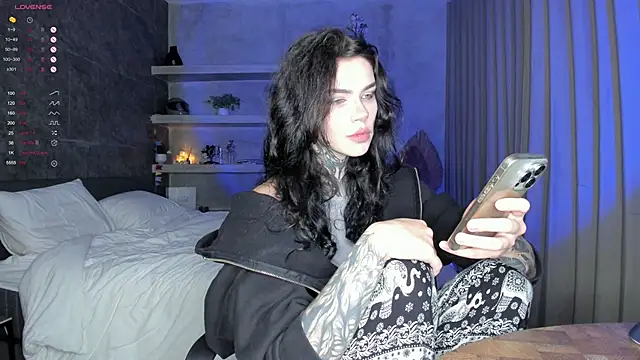 Snapshot of uwuxxxeva chatting on 01.18.26 uwuxxxeva online show from 01.18.26