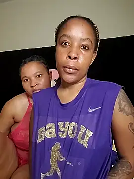 R-thequeen online show from 04.18.26