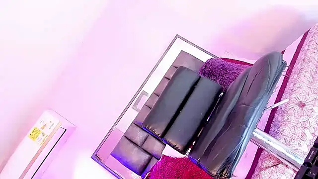 ShantalGirs online show from 02.12.25