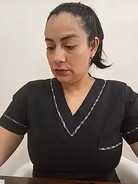 Snapshot of XGabrielaXX chatting on 11.11.25 XGabrielaXX online show from 11.11.25