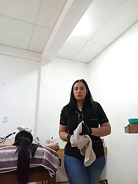 Snapshot of XGabrielaXX chatting on 11.17.25 XGabrielaXX online show from 11.17.25