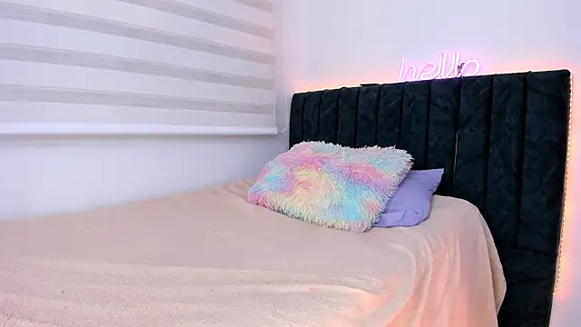 Snapshot of liaqueen610 chatting on 02.25.25 liaqueen610 online show from 02.25.25