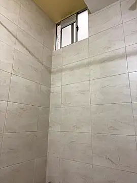 Snapshot of liaqueen610 chatting on 10.31.25 liaqueen610 online show from 10.31.25