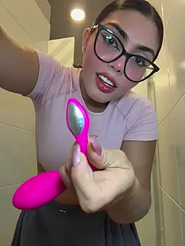 Snapshot of zui_lu chatting on 12.14.25 zui lu online show from 12.14.25