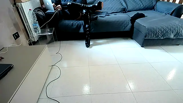 M87HOT online show from 04.09.26