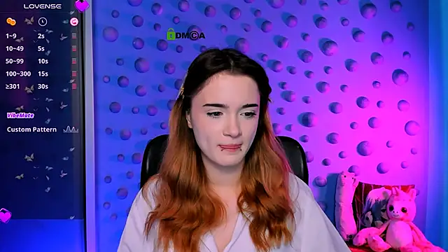 liana kisses online show from 11.26.25