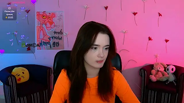 liana kisses online show from 04.28.26
