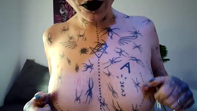 Snapshot of ValeryCrowley14 chatting on 02.12.26 ValeryCrowley14 online show from 02.12.26