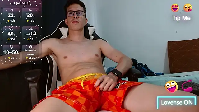 Snapshot of Jhonny_hot_s chatting on 09.17.25 Jhonny hot s online show from 09.17.25