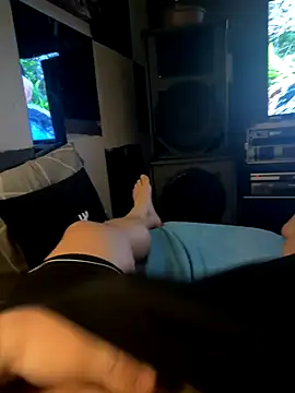 Snapshot of MatthewEmme chatting on 11.02.25 MatthewEmme online show from 11.02.25