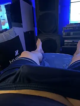 Snapshot of MatthewEmme chatting on 11.21.25 MatthewEmme online show from 11.21.25