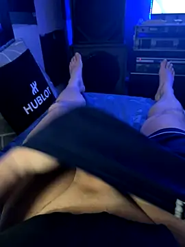 Snapshot of MatthewEmme chatting on 12.03.25 MatthewEmme online show from 12.03.25