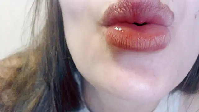 Snapshot of AliseSexyDoll777 chatting on 11.19.25 AliseSexyDoll777 online show from 11.19.25