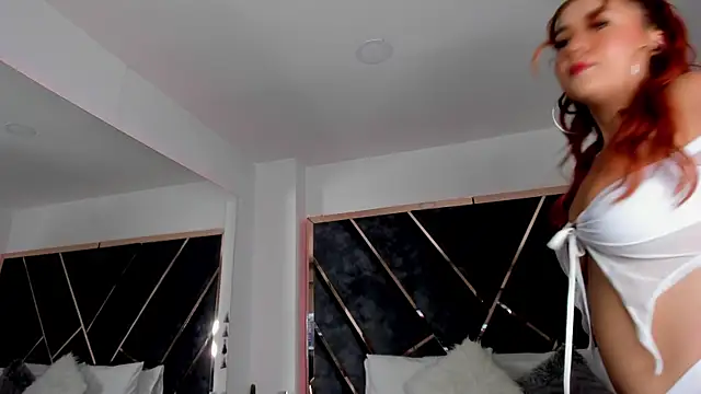 ChloeConnorr online show from 01.14.25