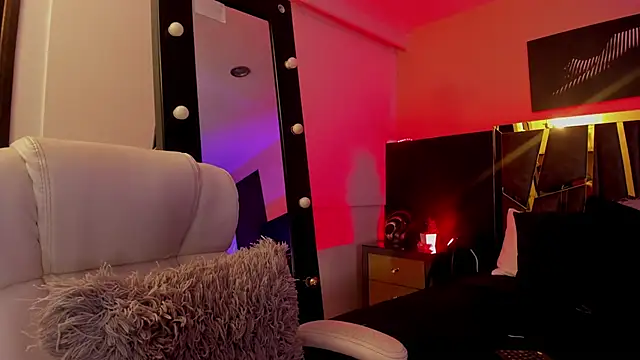 ChloeConnorr online show from 03.22.25