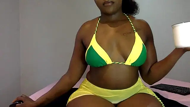 Snapshot of Bootylexy22 chatting on 12.21.24 Bootylexy22 online show from 12.21.24