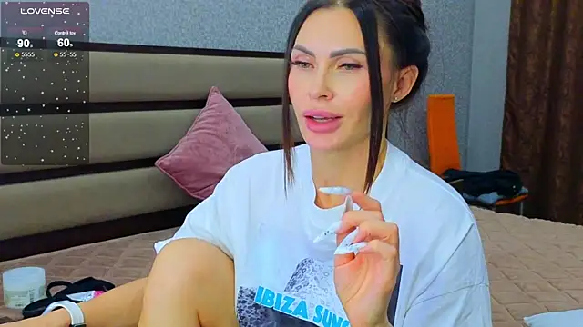 Snapshot of KimDavisBaby chatting on 10.12.25 KimDavisBaby online show from 10.12.25