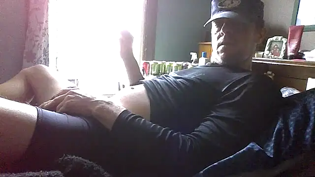Snapshot of Bigloggz chatting on 04.30.26 Bigloggz online show from 04.30.26