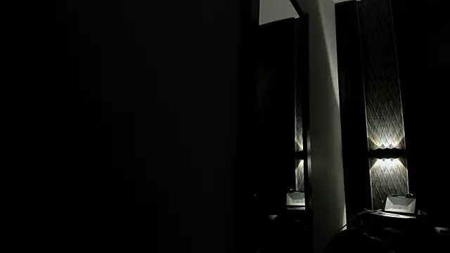 selene red  online show from 12.05.25