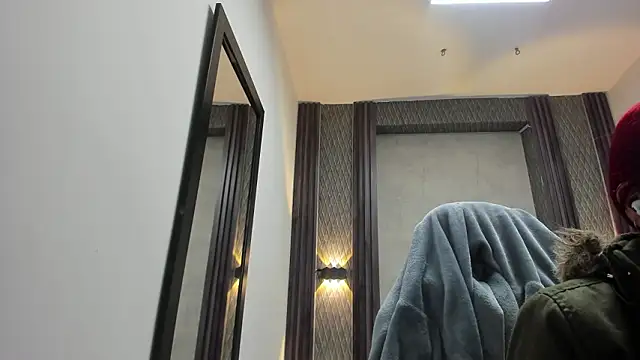 selene red  online show from 03.15.26