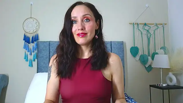 Snapshot of IberianMoonMK chatting on 11.08.25 IberianMoonMK online show from 11.08.25