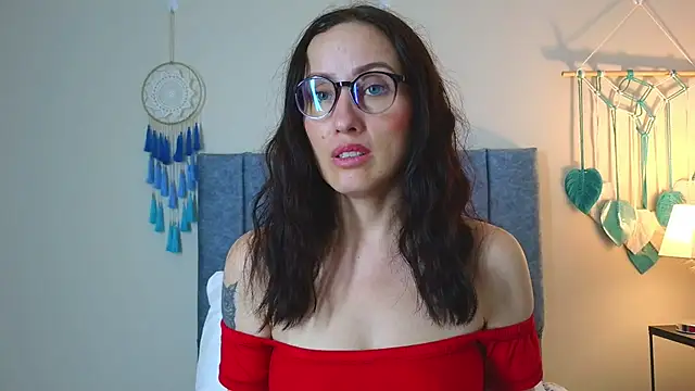 Snapshot of IberianMoonMK chatting on 11.13.25 IberianMoonMK online show from 11.13.25