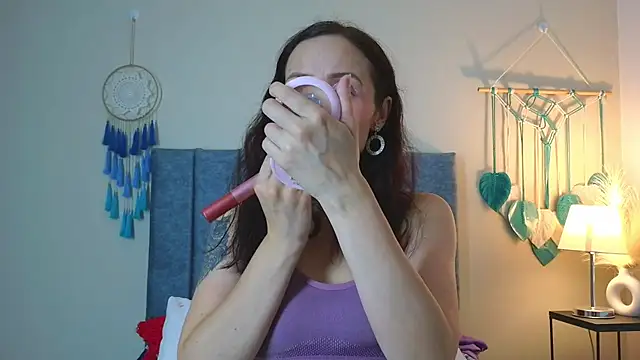 Snapshot of IberianMoonMK chatting on 11.15.25 IberianMoonMK online show from 11.15.25