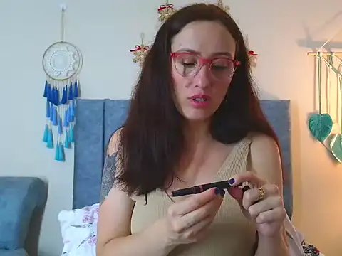 Snapshot of IberianMoonMK chatting on 12.01.25 IberianMoonMK online show from 12.01.25