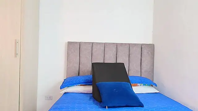 karina lewis  online show from 12.27.24