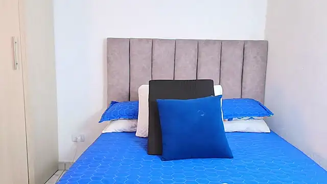 karina lewis  online show from 01.17.25