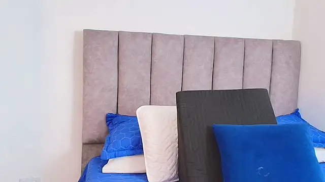 karina lewis  online show from 01.25.25