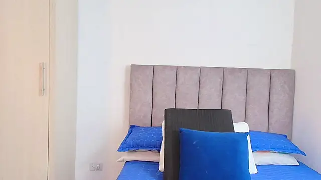 karina lewis  online show from 01.26.25