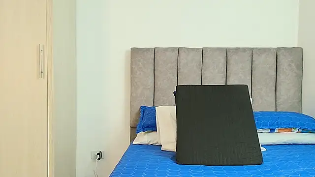 karina lewis  online show from 03.22.25