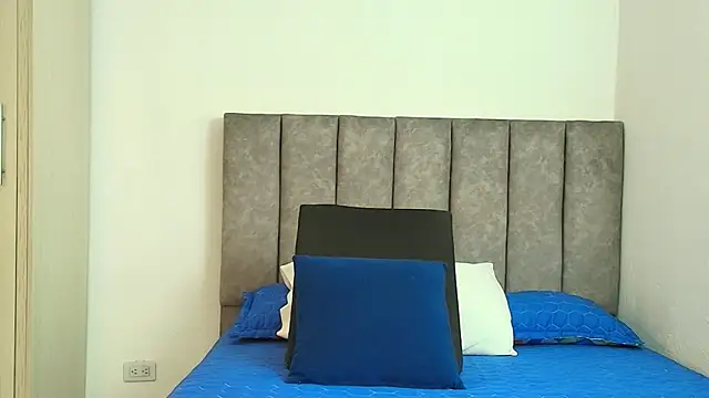 karina lewis  online show from 10.13.25