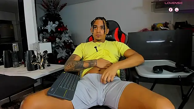 Snapshot of daikokuten_ chatting on 12.02.24 daikokuten online show from 12.02.24