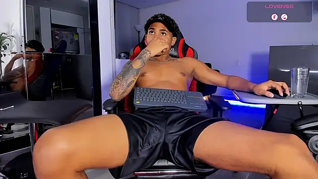 Snapshot of daikokuten_ chatting on 01.30.25 daikokuten online show from 01.30.25