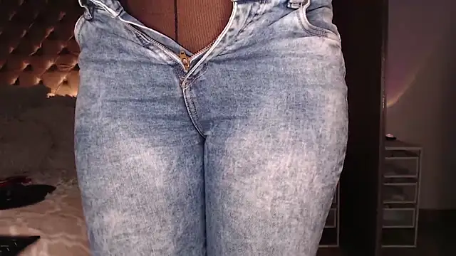 Snapshot of Roussmariehenao chatting on 11.02.25 Roussmariehenao online show from 11.02.25