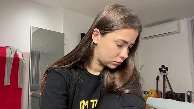 Mika Miller online show from 02.06.26