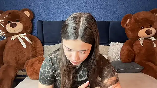 Mika Miller online show from 04.15.26