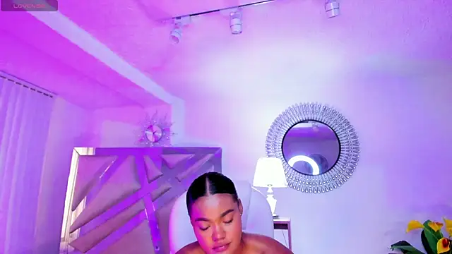 Snapshot of madisson_davon chatting on 12.14.24 madisson davon online show from 12.14.24