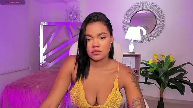 Snapshot of madisson_davon chatting on 12.16.24 madisson davon online show from 12.16.24