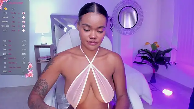 Snapshot of madisson_davon chatting on 12.30.24 madisson davon online show from 12.30.24