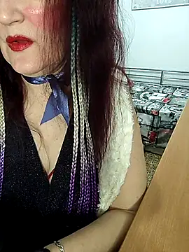 Snapshot of SabrinaXlovess chatting on 11.30.25 SabrinaXlovess online show from 11.30.25