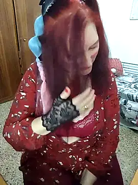 Snapshot of SabrinaXlovess chatting on 12.14.25 SabrinaXlovess online show from 12.14.25