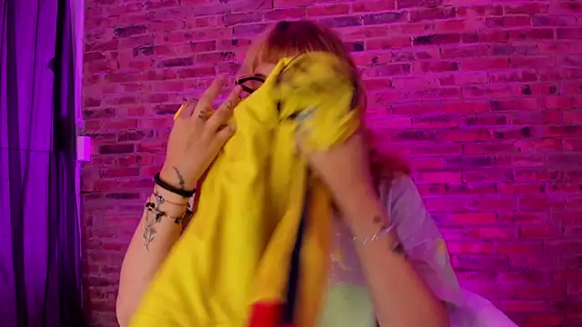 Snapshot of Sweet_Namii chatting on 01.31.25 Sweet Namii online show from 01.31.25