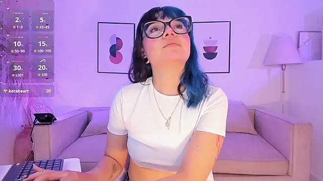 Snapshot of Sweet_Namii chatting on 11.08.25 Sweet Namii online show from 11.08.25