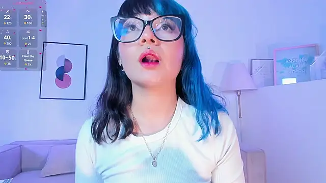 Snapshot of Sweet_Namii chatting on 11.10.25 Sweet Namii online show from 11.10.25