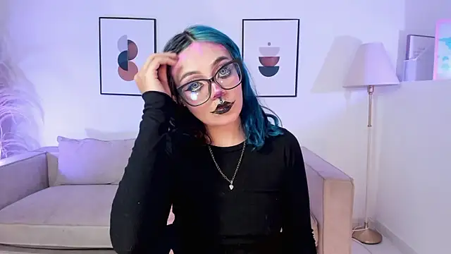 Snapshot of Sweet_Namii chatting on 11.19.25 Sweet Namii online show from 11.19.25