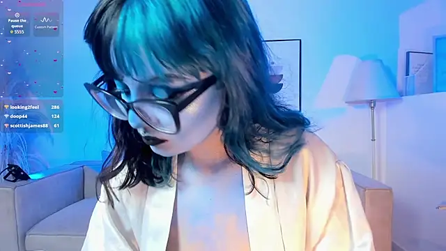 Snapshot of Sweet_Namii chatting on 11.20.25 Sweet Namii online show from 11.20.25