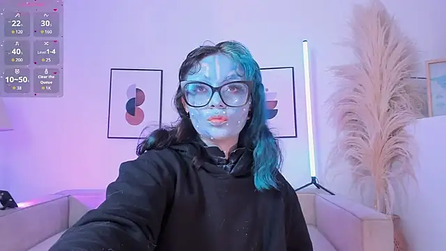 Snapshot of Sweet_Namii chatting on 11.26.25 Sweet Namii online show from 11.26.25